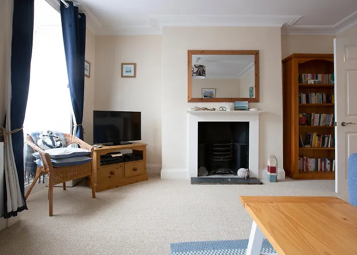 Elegant 2 Bed In The Heart Of Falmouth - Sleeps 4