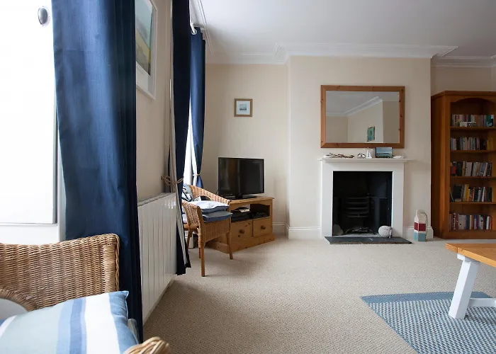 Elegant 2 Bed In The Heart Of Falmouth - Sleeps 4
